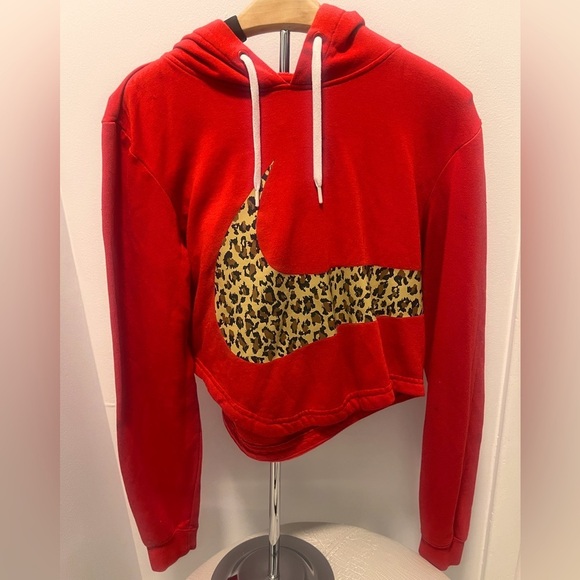 Nike XS Crop Top Long Sleeve Hoodie with Cheetah Print Logo Women’s​​ - Picture 1 of 4